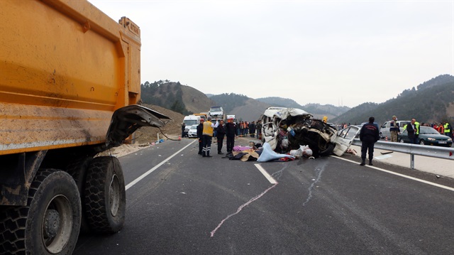 Kahramanmaraş'ta meydana gelen trafik kazasında 8 kişi hayatını kaybederken 8  kişi de yaralandı.
