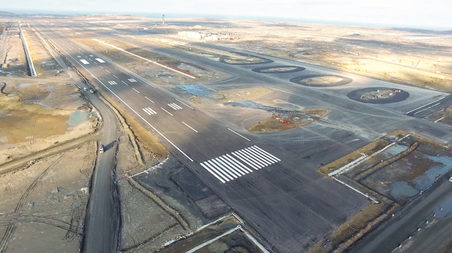 Havalimanında incelemelerde bulunan Arslan, projenin yüzde 80’inin tamamlandığını da kaydetti.