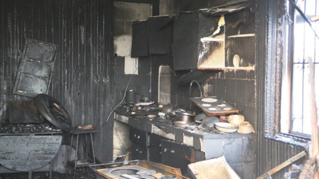 ​Samsun’un Terme ilçesinde bir evde çıkan yangında yaşlı anne ile engelli 2 kızı hayatını kaybetti. 