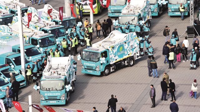 ​Beyoğlu Belediyesi, yenilediği çöp toplama araçlarını akıllı sistemlerle donattı.