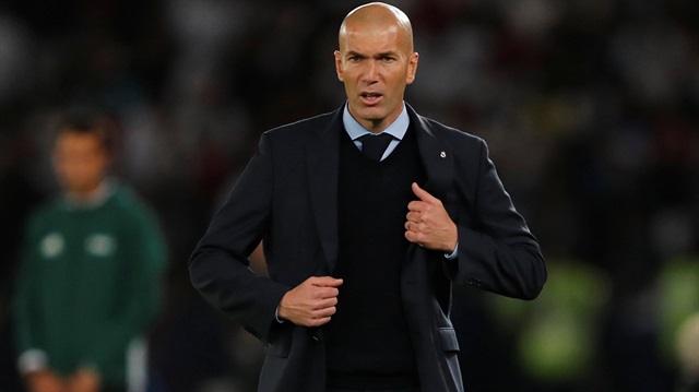 Zinedine Zidane yönetimindeki Real Madrid ligde şampiyonluk yarışında Barcelona'nın 17 puan gerisinde kaldı.