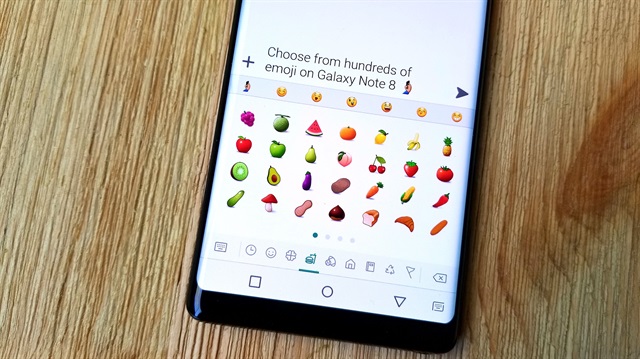 Samsung eski ve yanlış anlaşılmalara sebep olan emojilerini değiştiriyor. 