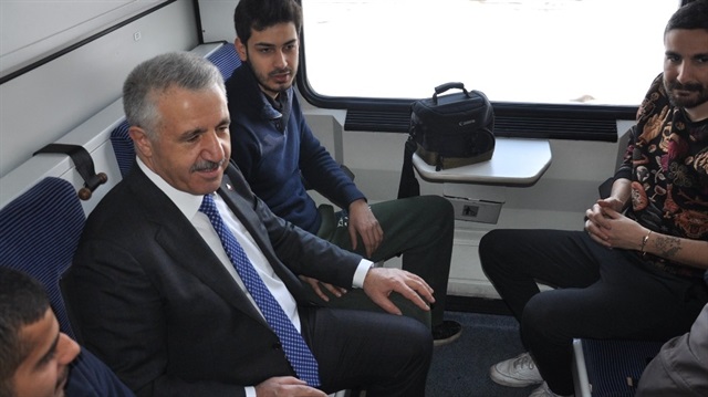 Ulaştırma, Denizcilik ve Haberleşme Bakanı Ahmet Arslan Doğu Ekspresi'yle yolculuk yaptı.