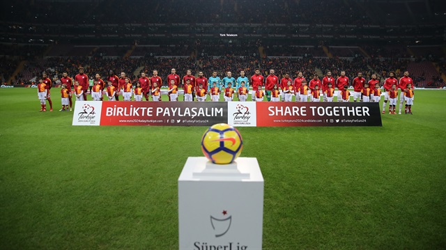 Galatasaray, Başakşehir'in Fenerbahçe'ye yenildiği haftada zirveye yerleşti.