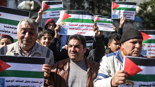 İşgalci İsrail, Gazzeli iş adamlarına seyahat yasağı getirdi.