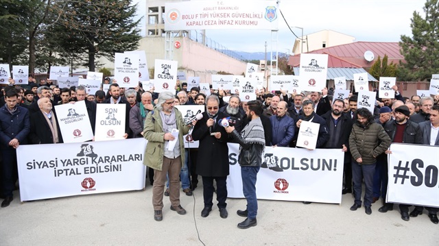 Diyarbakır, Batman ve Sivas’ta da Mazlumder üyeleri, 28 Şubat mağdurları ve bazı sivil toplum kuruluşlarının temsilcileri, 28 Şubat siyasi yargı kararlarının iptal edilmesi talebinde bulunarak cezaevi önlerinde toplandı.