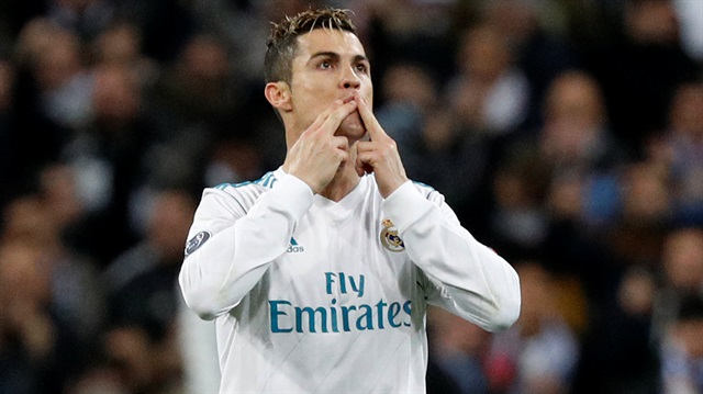 Ronaldo, Paris Saint Germain'e attığı gollerle bir takımda UEFA Şampiyonlar Ligi'nde 100 golü geçen ilk futbolcu oldu. 