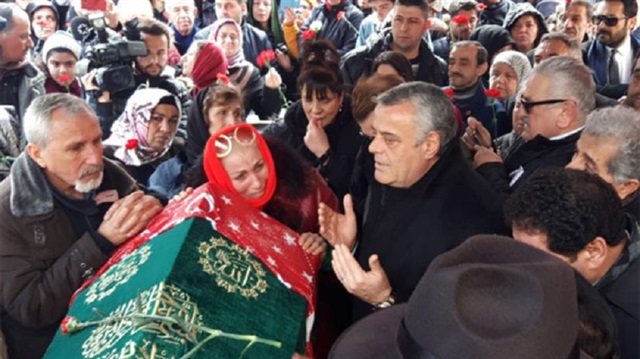 Nuray Hafiftaş son yolculuğuna sevenlerinin gözyaşları ile uğurlandı. 