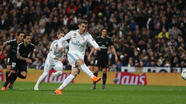 Ronaldo, Paris Saint Germain'e attığı gollerle bir takımda UEFA Şampiyonlar Ligi'nde 100 golü geçen ilk futbolcu oldu.