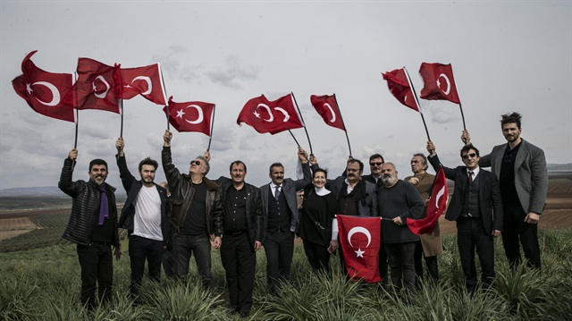 Sanatçılar Mehmetçik'e destek için Hatay'a gitti.