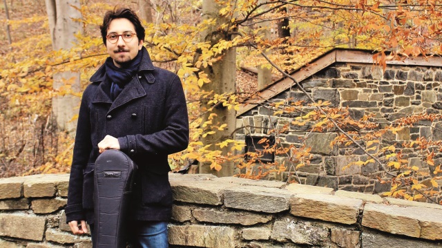 Amerika'da yaşayan Türk gitarist Celil Refik Kaya