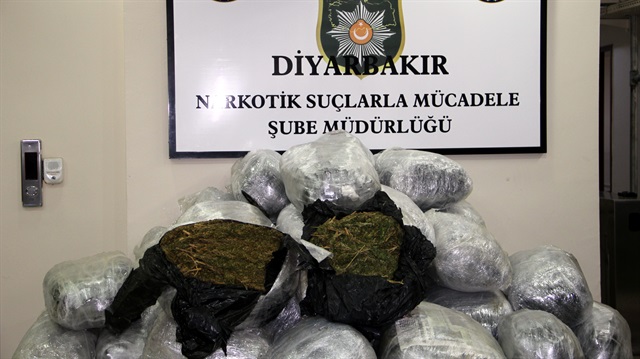Diyarbakır, yapılan aramalarda 460 kilogram esrar ele geçirildi