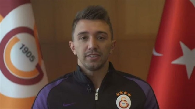 Galatasaray'ın Uruguaylı kalecisi Fernando Muslera, videoda Türkçe konuşarak 'Kalbimiz Mehmetçikle' dedi.