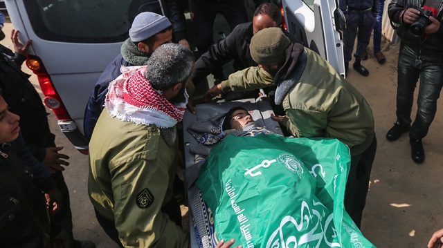 تشييع جثماني فلسطينيين استشهدا بغارات إسرائيلية على غزة ليل أمس