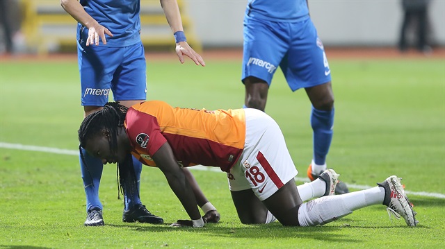 Kasımpaşa-Galatasaray maçında Bafetimbi Gomis baygınlık geçirdi. 