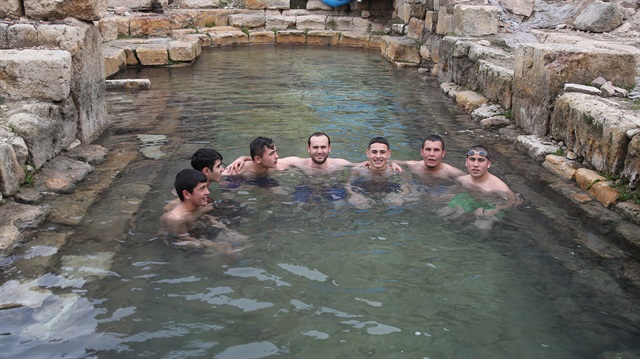 حمام روماني يعاود تقديم العلاج للسياح والرياضيين في تركيا