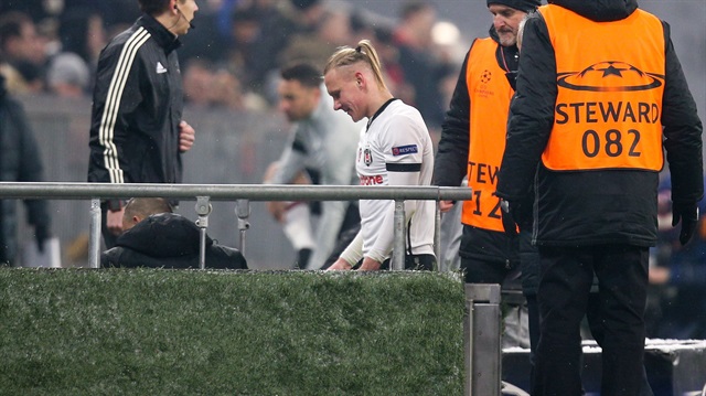 Domagoj Vida, Bayern Münih maçında sahayı gözyaşlarıyla terk etti. 