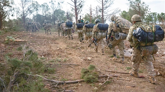 الجيش التركي يجبر مجموعات إرهابية موالية للنظام السوري على الانسحاب قبل وصول عفرين