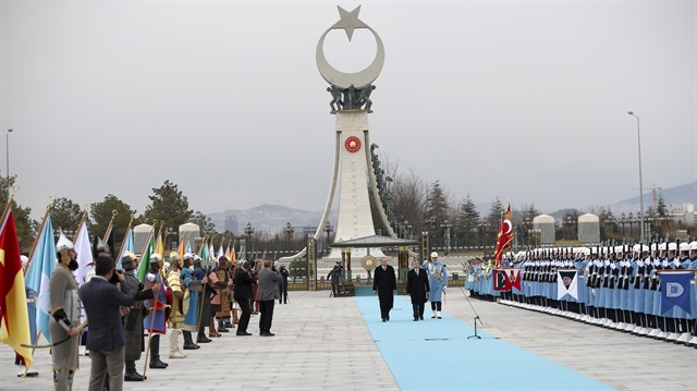 وسط مراسم رسمية.. أردوغان يستقبل نظيره المقدوني بأنقرة
