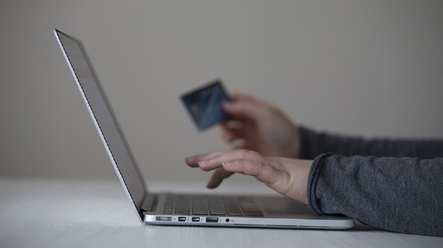 Tüketiciler alışverişlerinde çoğunlukla online kanalları tercih etti.