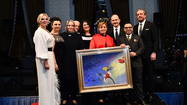 İçişleri Bakanı Soylu'nun yaptığı tablo 500 bin liraya alıcı buldu.