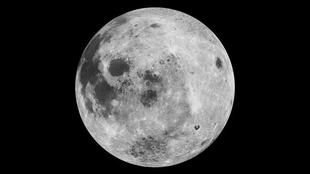 Bilim adamları Ay'daki suyun dışarıdan erişilebilir olup olmadığını anlamaya çalışıyor.