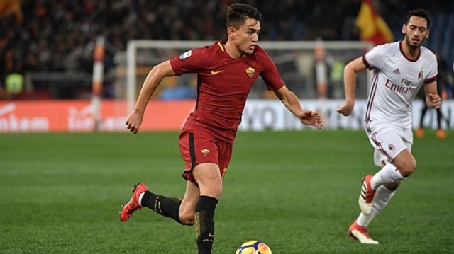 Milan'ın Roma'yı 2-0 yendiği maçta Cengiz Ünder 73 dakika oyunda kaldı. Hakan Çalhanoğlu ise 90 dakika forma giydi. İki milli oyuncu da 1'er isabetli, 3'er şut attı.