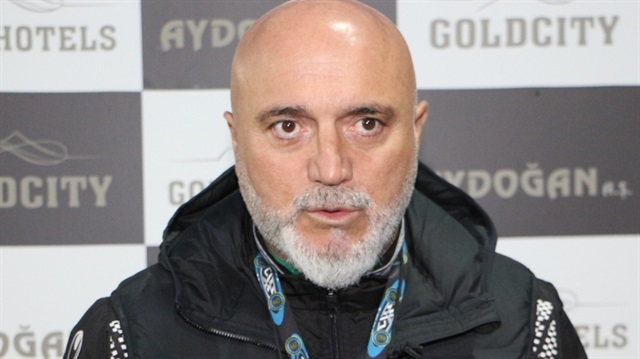 Hikmet Karaman Alanyaspor'un başında çıktığı 6 maçta 5 mağlubiyet ve 1 galibiyet aldı.