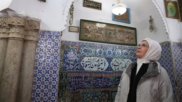 Emine Erdoğan, Keçiova Camisi'ni ziyaret etti
