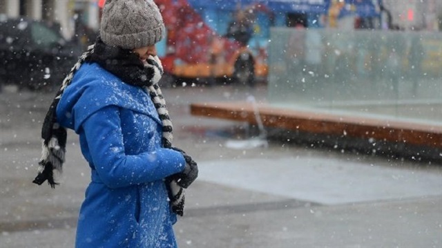 İstanbul'da hafif kar yağışı kendini göstermeye başladı. 