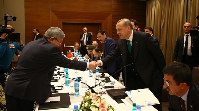 Cumhurbaşkanı Recep Tayyip Erdoğan, Cezayir temasları kapsamında Sheraton Otel’de Cezayir Başbakanı Ahmed Ouyahia’yı kabul etti.