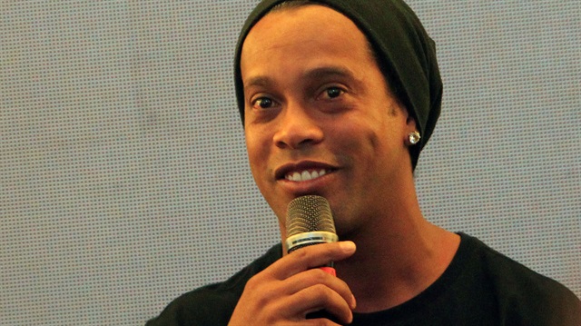 37 yaşındaki Ronaldinho profesyonel kariyerini geçtiğimiz aylarda noktalamıştı.