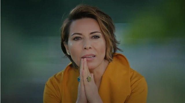 مغنية تركية تكشف.. "لدغة عقرب" تغير حياتها