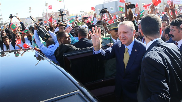 Cumhurbaşkanı Erdoğan, Moritanya'da halk tarafından coşkuyla karşılandı.