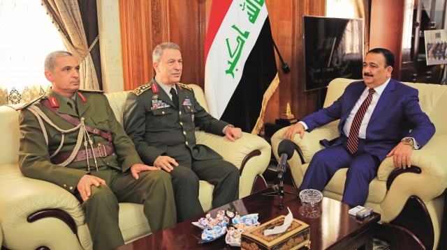 ​Genelkurmay Başkanı Orgeneral Hulusi Akar resmi temaslar için Bağdat'ta.