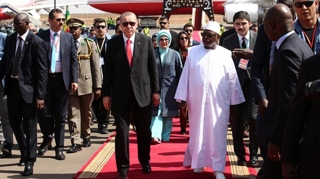 Cumhurbaşkanı Erdoğan resmi temaslarda bulunmak üzere Mali'de