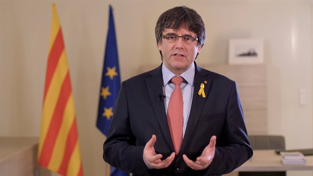Eski Katalonya Özerk Yönetimi Başkanı Carles Puigdemont
