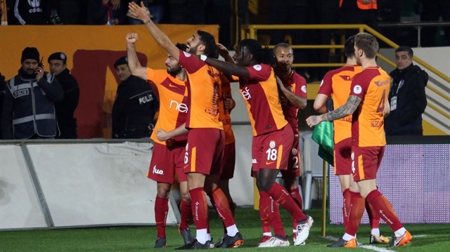 Galatasaray ligde topladığı 47 puanla averajla Başakşehir'in önünde lider konumda.