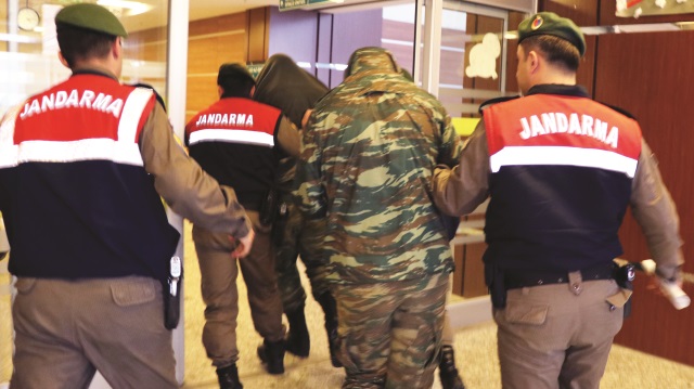 Türkiye-Yunanistan sınırını geçen 2 Yunan askeri tutuklandı