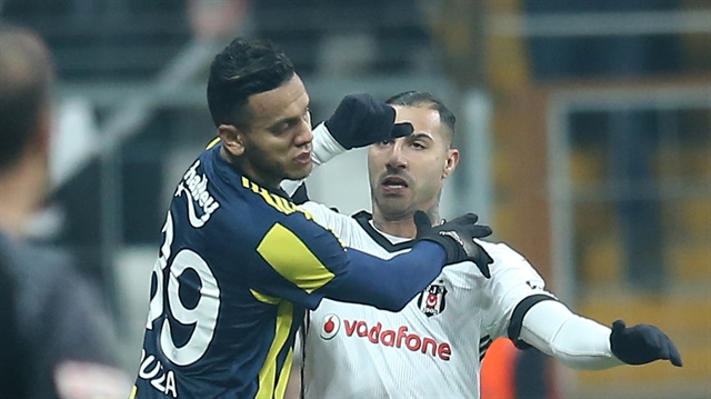 İkinci yarıda kurtarıcı olarak oyuna giren Quaresma 7 dakika sonra Josef'e yaptığı bu hareket nedeniyle kırmızı kart gördü.