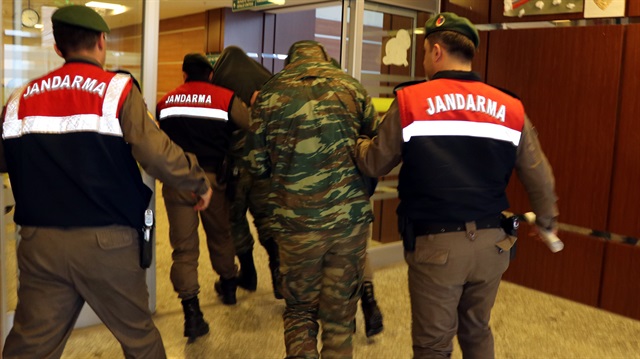 Sınırı geçen 2 Yunan askeri tutuklandı.