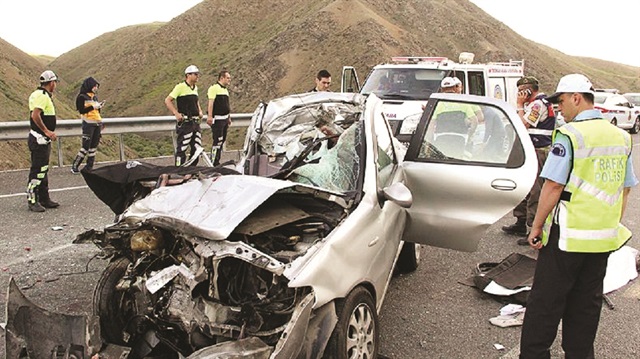 Rapora göre, geçen sene meydana gelen 410 bin 367 trafik kazasında 