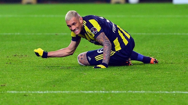 Fenerbahçe, Süper Lig'in 24. haftasında Akhisarspor'a kendi evinde 3-2 mağlup oldu. 