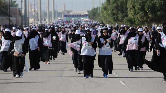 Suudi Arabistan'da kadınlar ilk defa maratona katıldı.