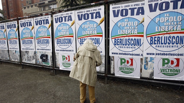Yaklaşık 60 milyon nüfusu sahip İtalya'da 51 milyon kayıtlı seçmen bulunuyor.