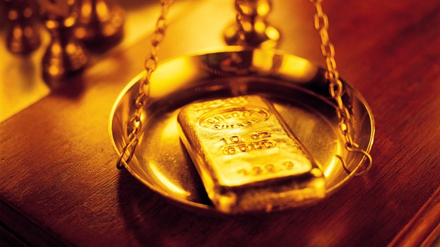 Uzmanlar, "Teknik olarak altının ons fiyatı 1.300 dolar seviyesinin altına sarkarsa düşüşler 1.280 dolar seviyesine kadar sürebilir" diyor.