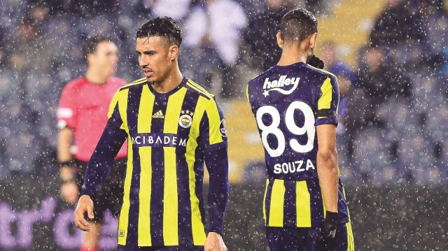 Süper Lig'in 24. haftasında Fenerbahçe, evinde ağırladığı Teleset Mobilya Akhisarspor'a 3-2 yenildi. 
