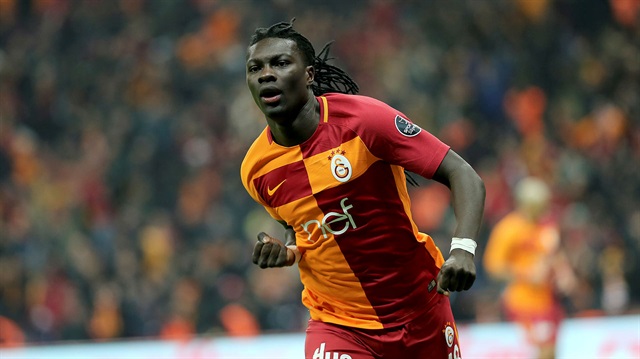 Gomis, Alex'i solluyor! Nasıl mı?