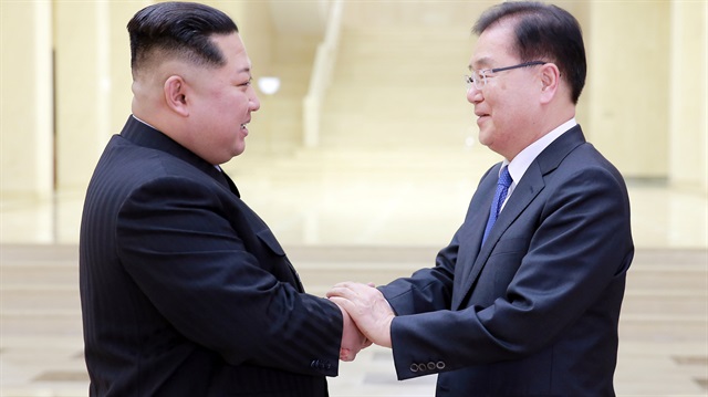 Kuzey Kore lideri Kim Jong-un'un, Güney Kore Devlet Başkanı Moon Jae-in tarafından görevlendirilen heyetle görüştü.