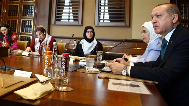 Cumhurbaşkanı Erdoğan, 'Vicdan Konvoyu' temsilcilerini kabul etti. (Fotoğraf: AA)  